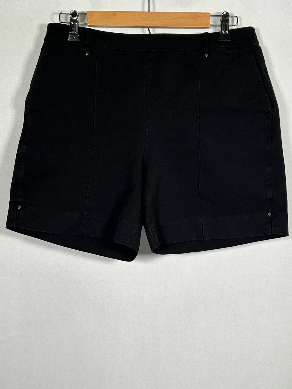 Lysse Black Mid-Rise Stretch Bermuda Shorts